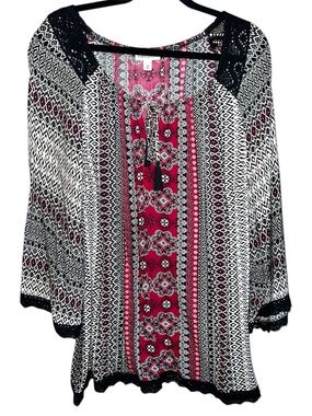 𝐖𝐄𝐒𝐓𝐏𝐎𝐑𝐓 | COLORFUL HANDKERCHIEF STYLE LACE HEM TOP